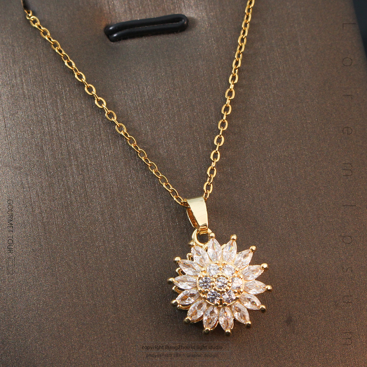 XL1622-518K金色の太陽花回転ネックレス
