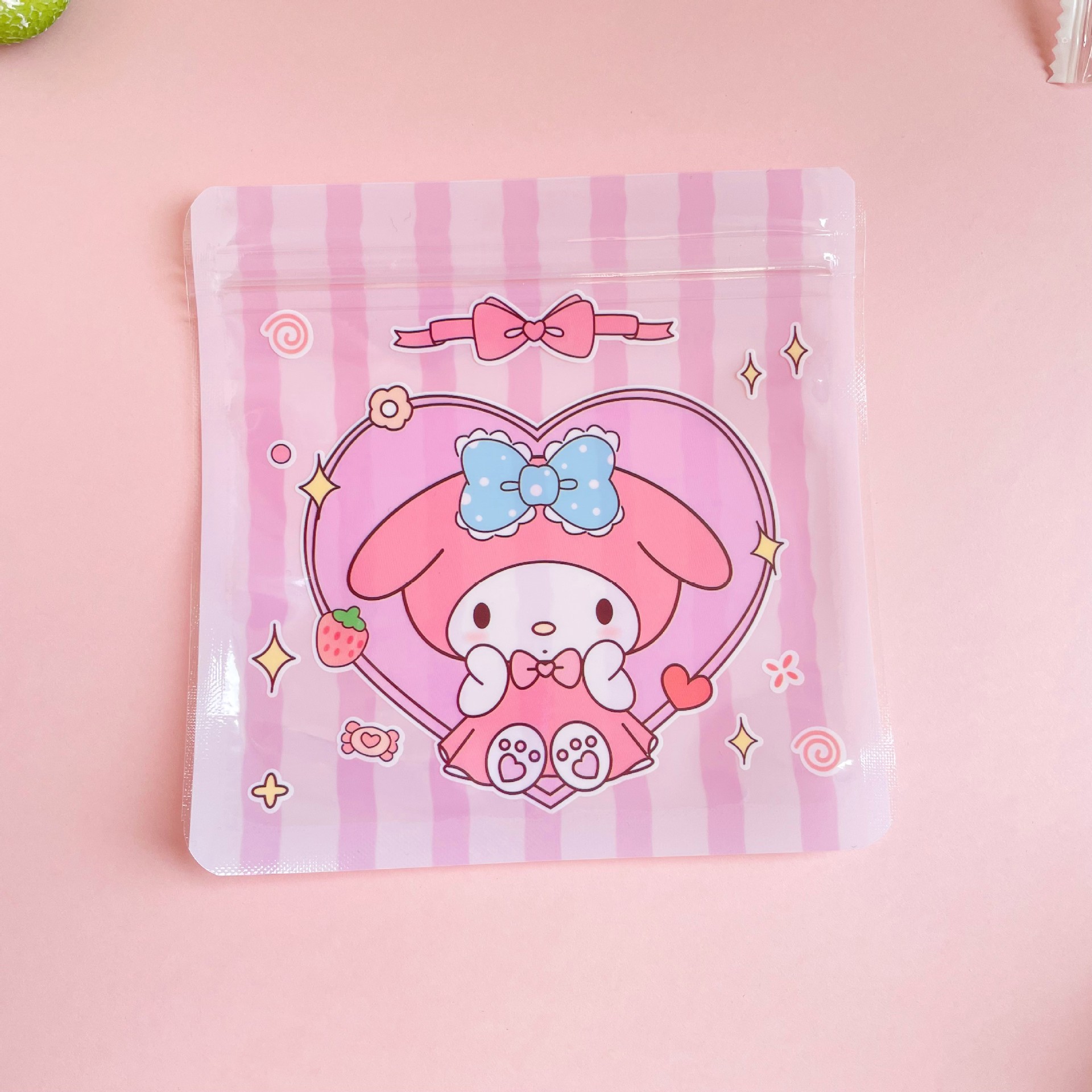 ピンクのジャックウサギ