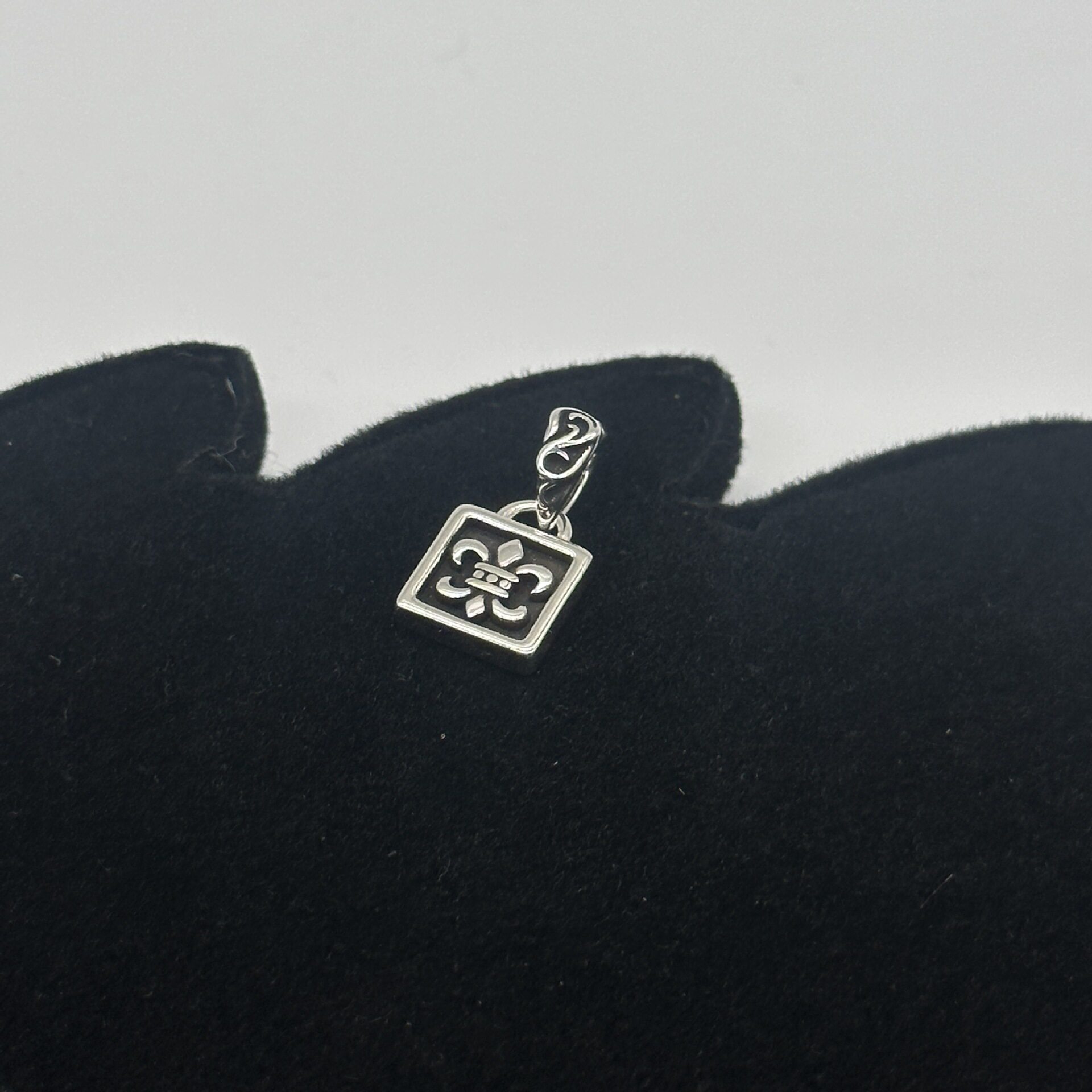 シングルペンダント 56