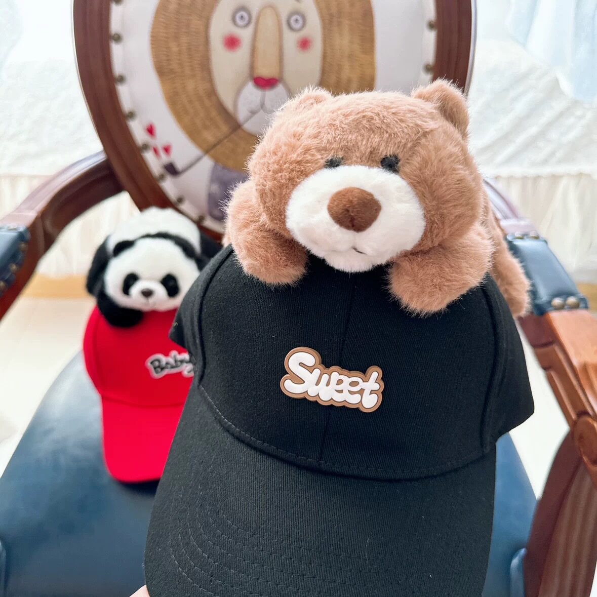 黒い帽子のクマ