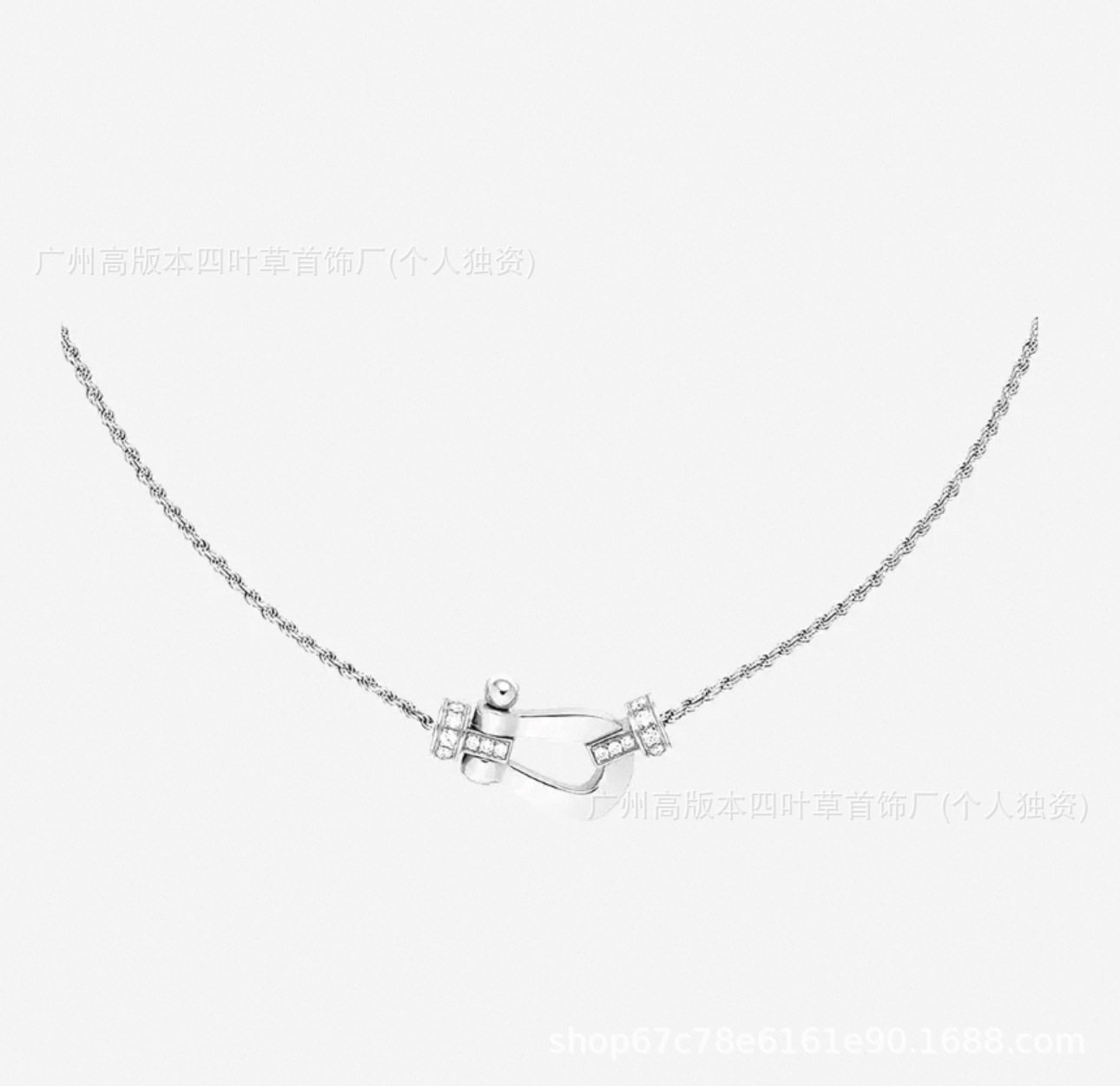 ホワイトゴールド スモール ホースシュー バックル ハーフ ダイヤモンド ネックレス