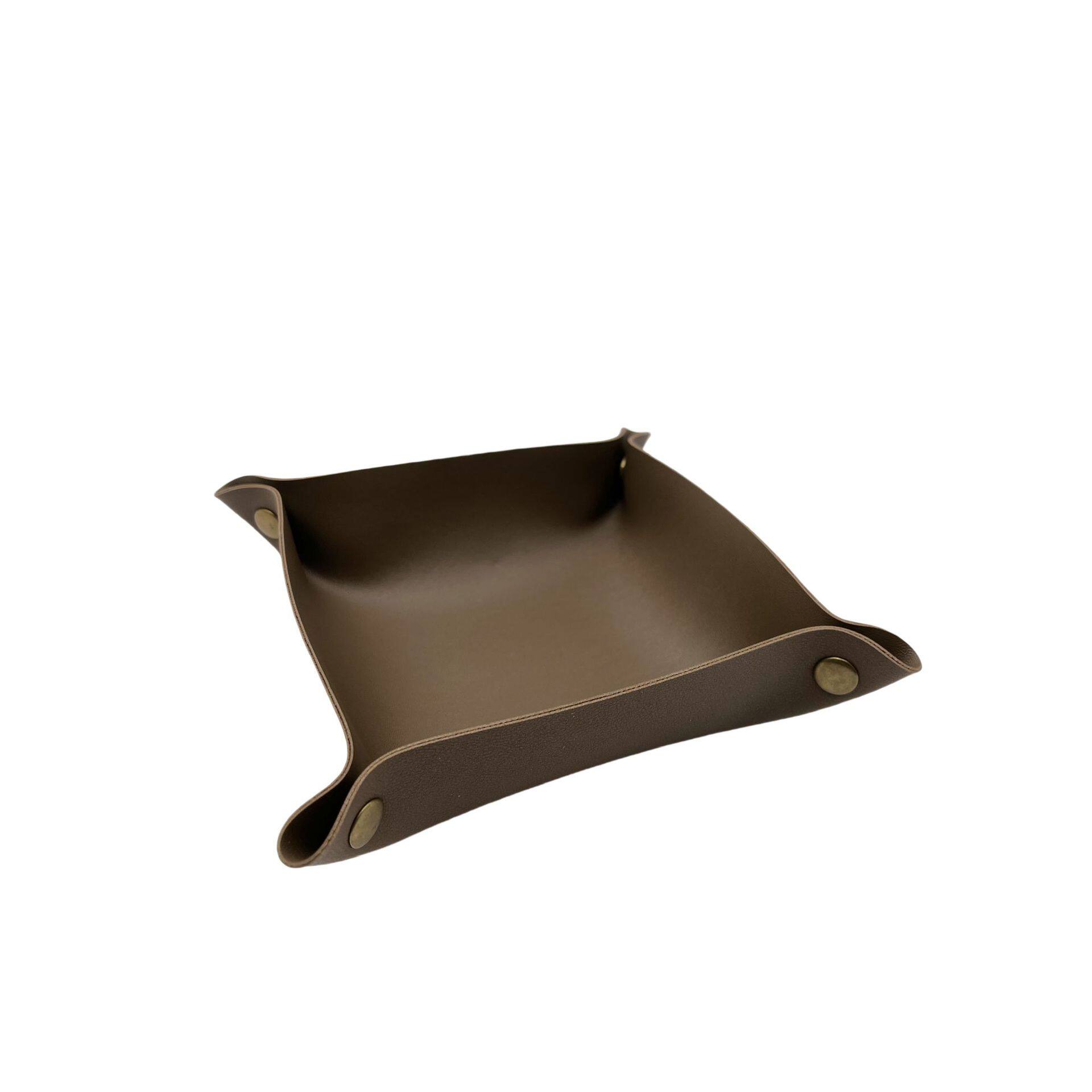 ダークブラウン