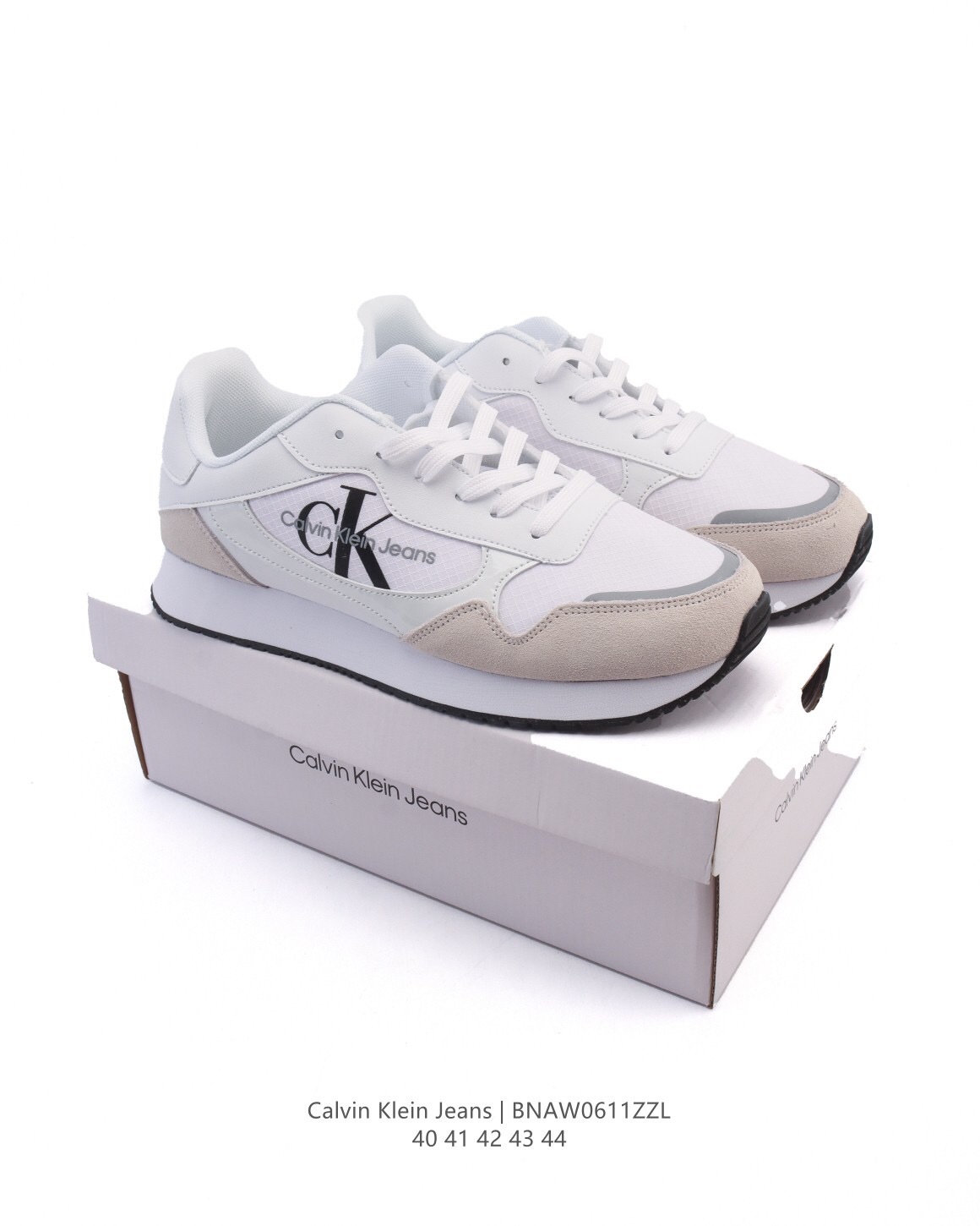 ホワイトのフラッグシップバージョン