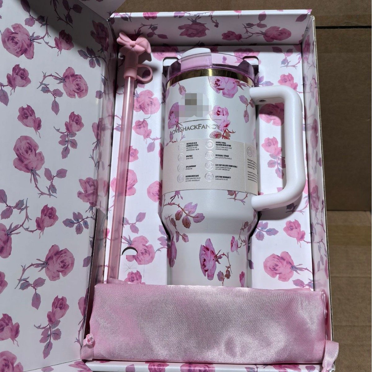 ギフトボックス　白地に花柄