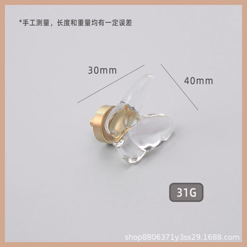 透明なクリスタルの蝶