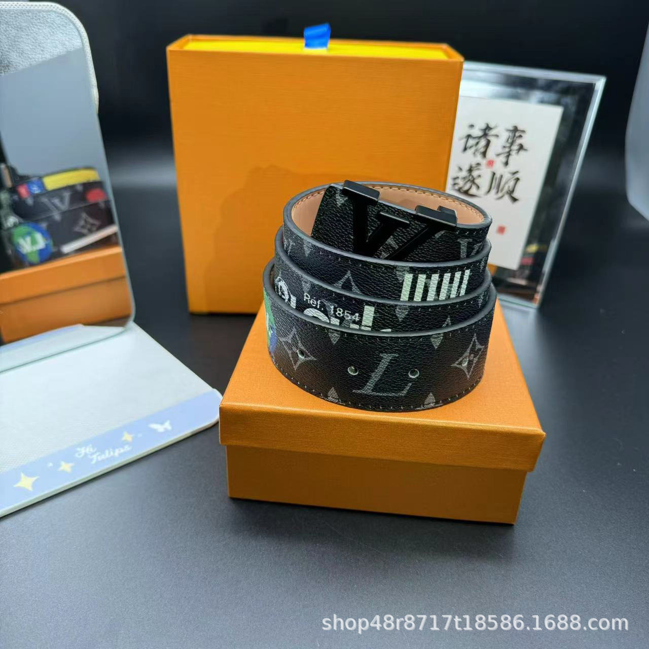 一般的な黒の黒のバックル