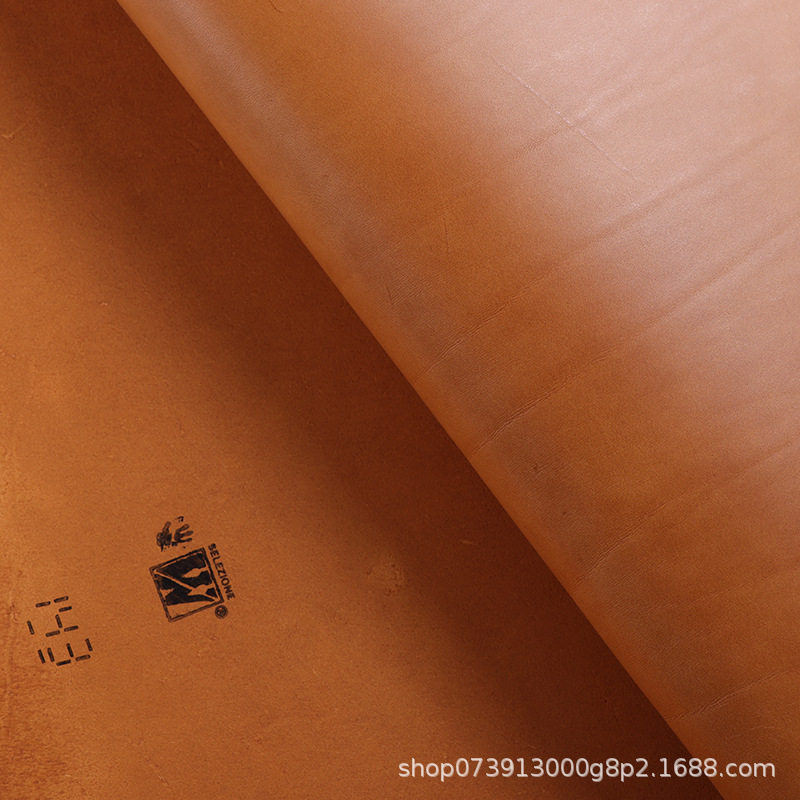 ライトイエロー