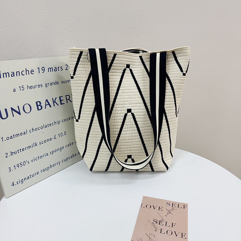 白+黒のストライプ