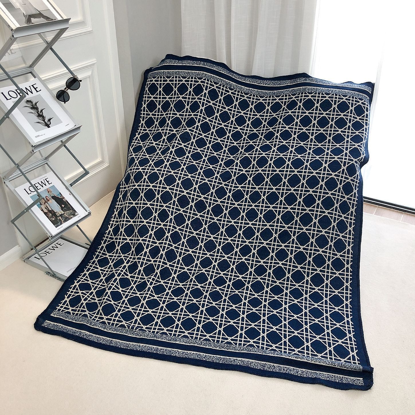 グリッドネイビーブルー