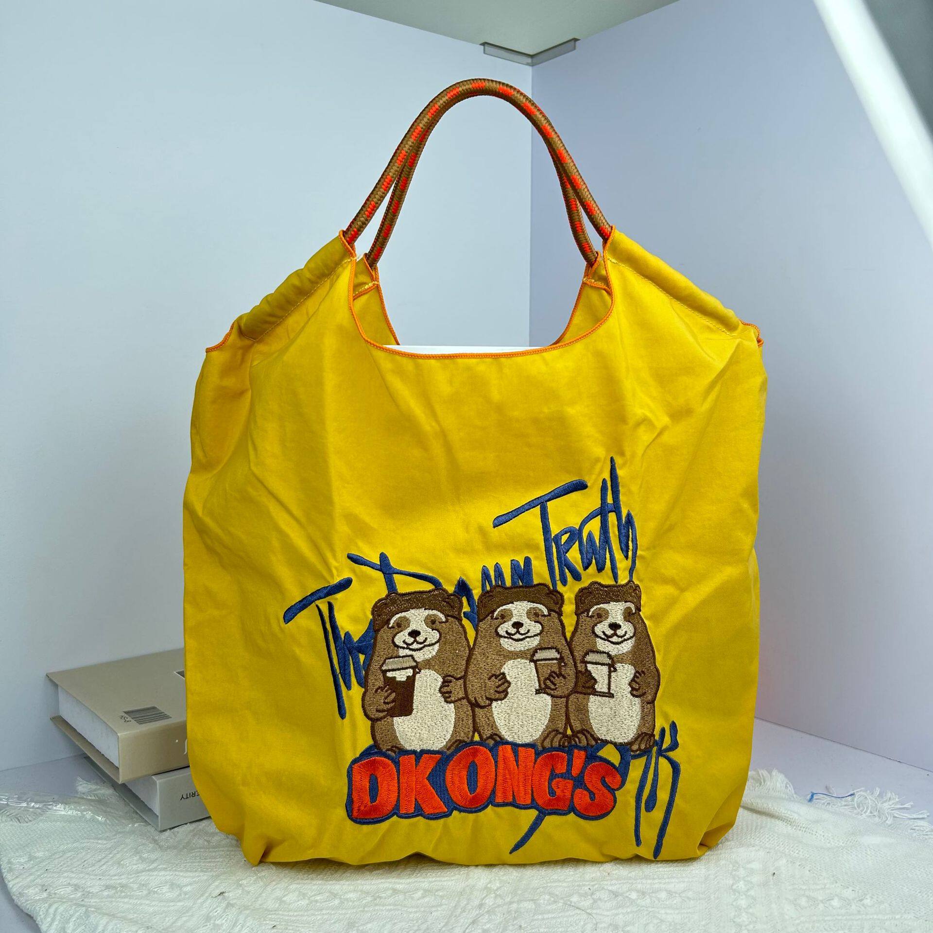 黄色のミルクティー犬