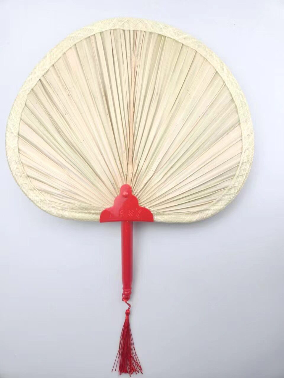 トランペットの赤い取っ手