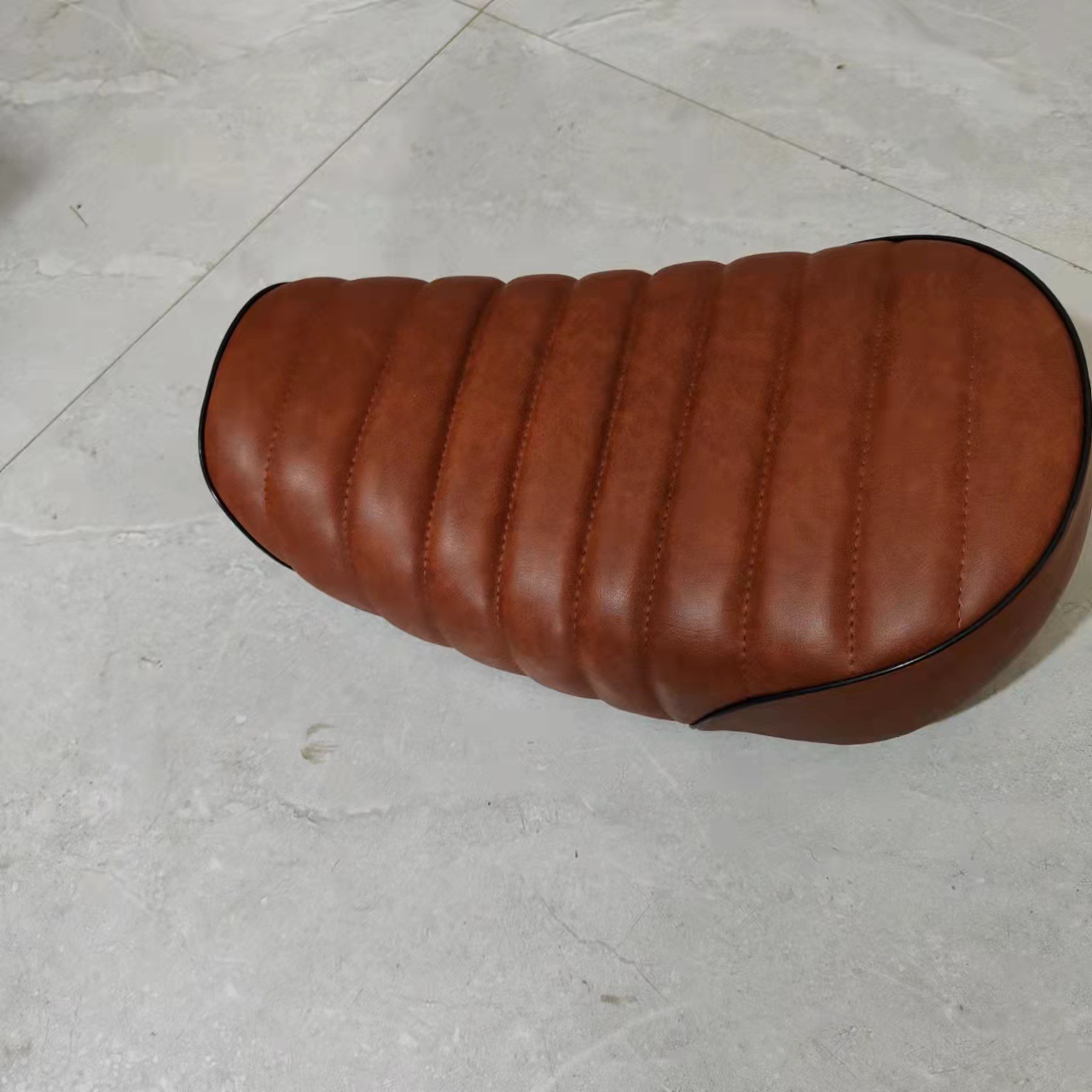 濃い茶色