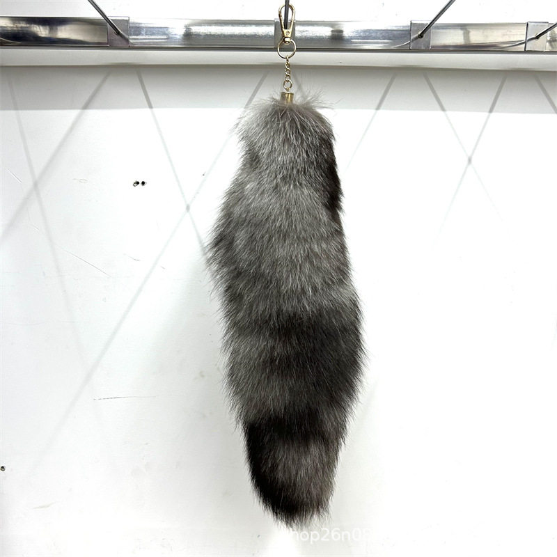 シルバーブルーの尻尾