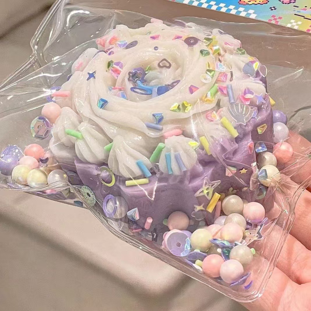 紫のケーキ
