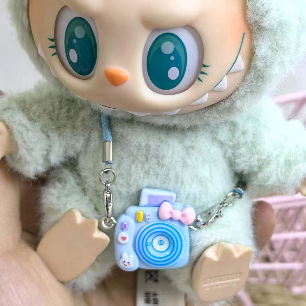 青いミニカメラ
