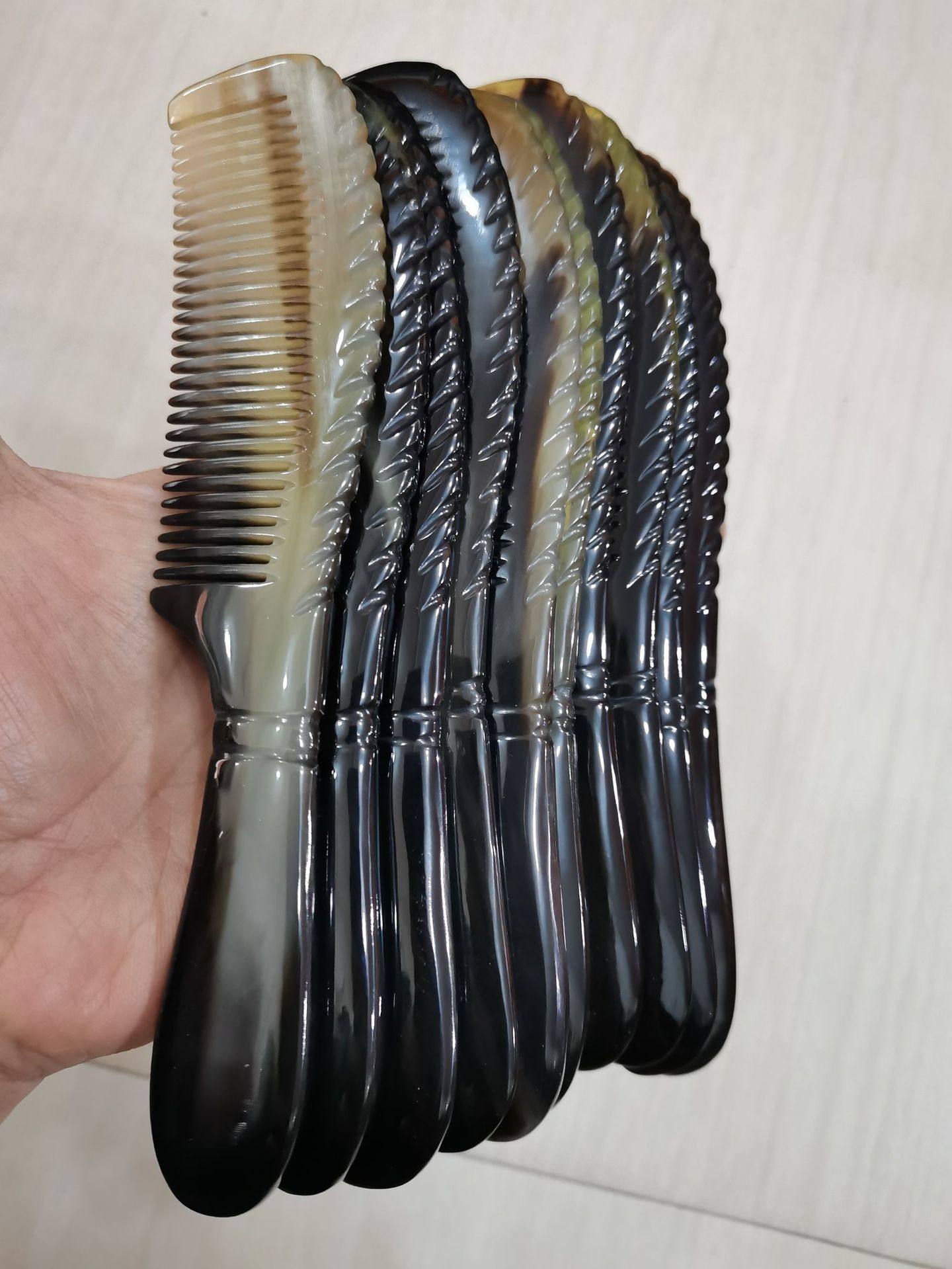 18 ブラックフラワーハンドルメンズコーム