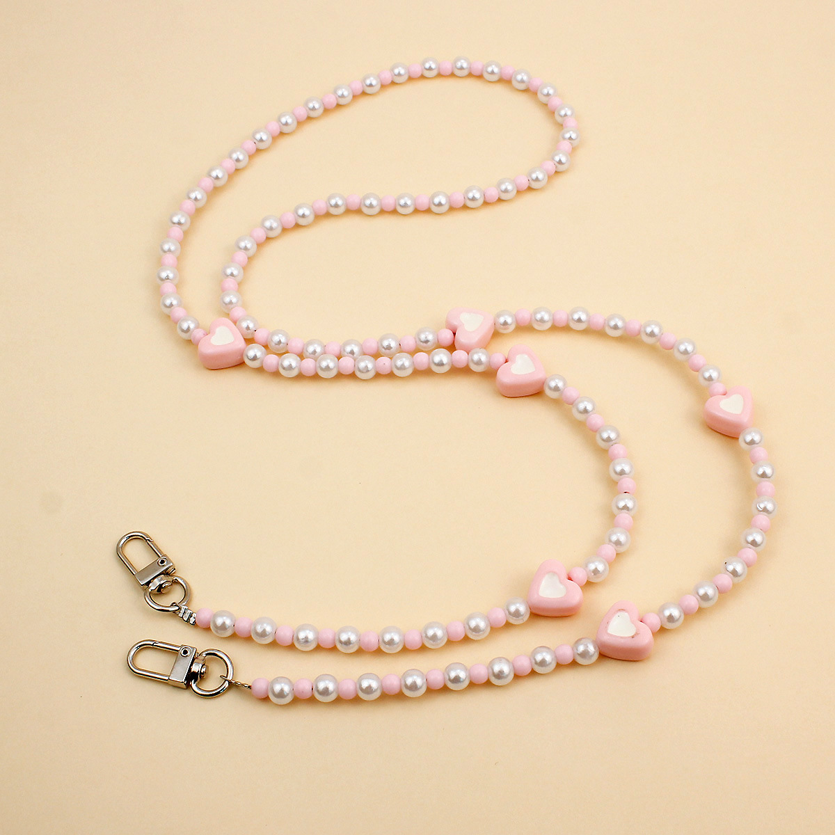 ピンクの雲とハート