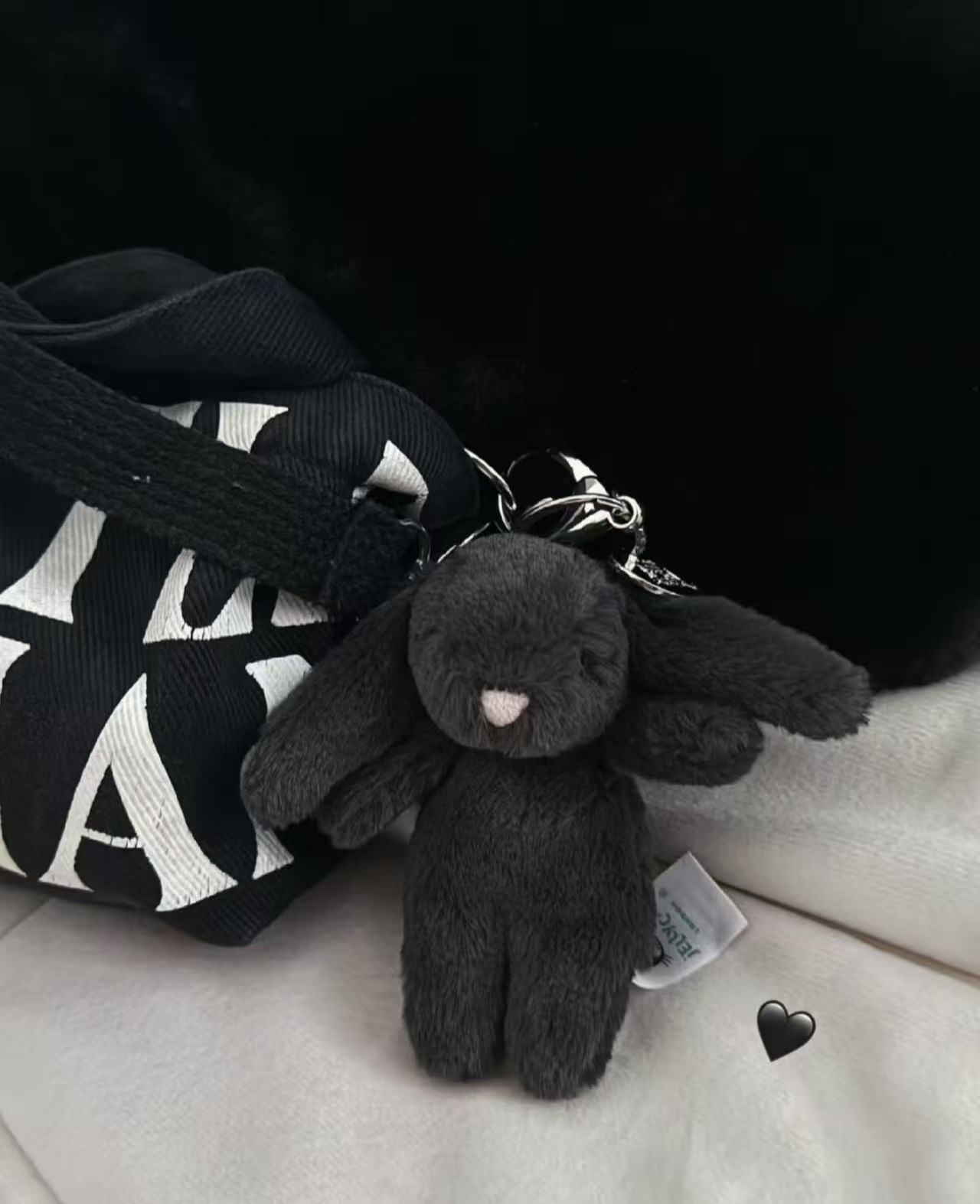 黒ウサギのキーホルダー