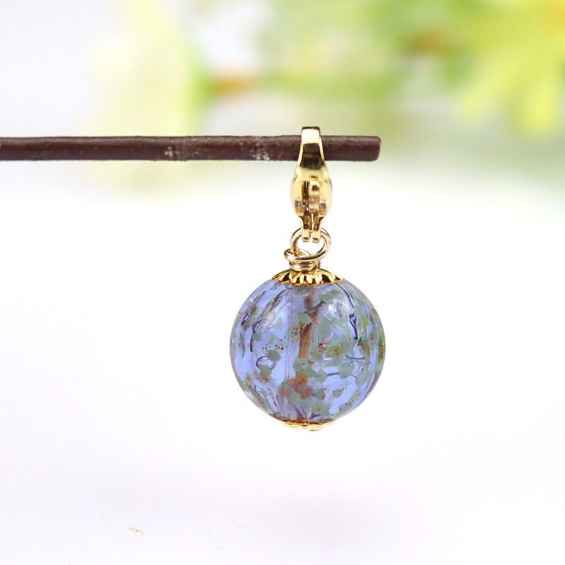 ライトパープル発光エッセンシャルオイルビーズペンダント（ロブスタークラスプスタイル）