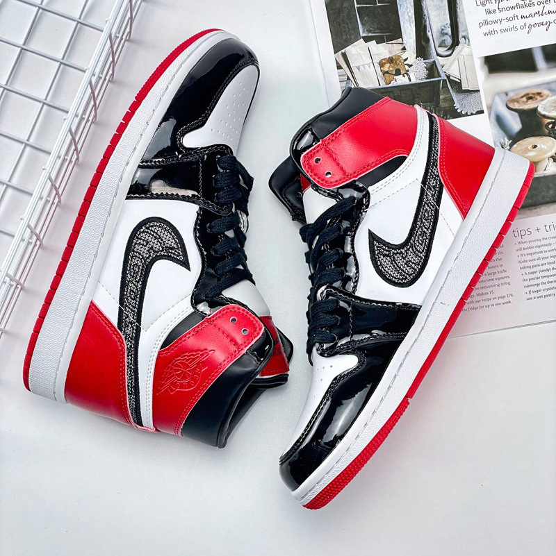 AJ1 ハイトップレッドトゥディアオ