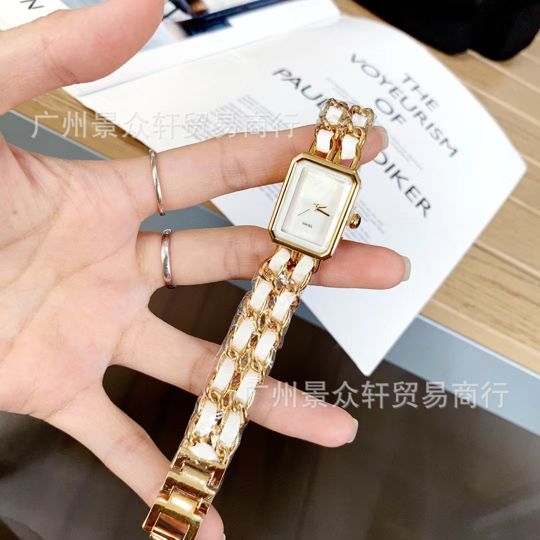 黄金白皿