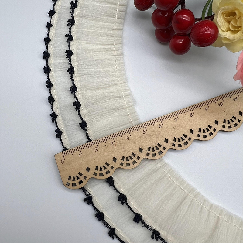 二重層の黒いエッジ