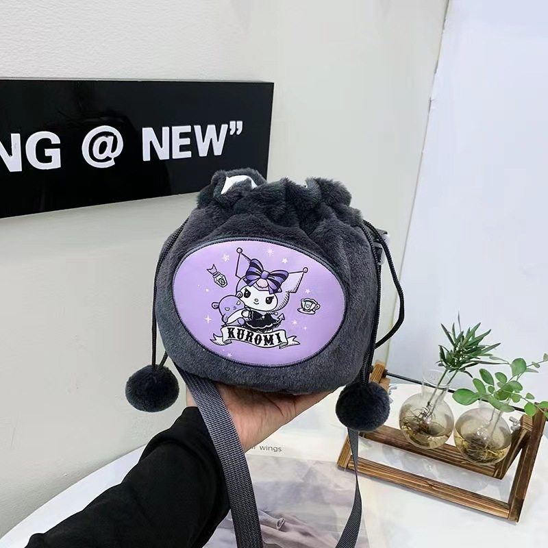 タイプ三斜めショルダーバッグ24cm × 24cm