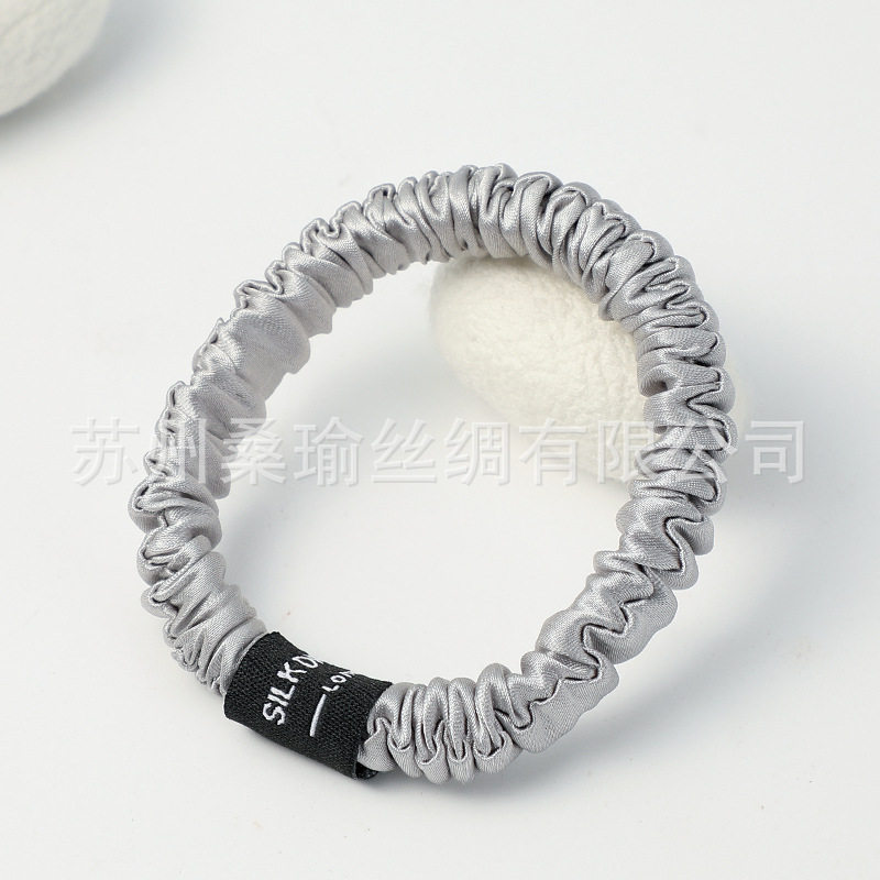 シルバーグレー