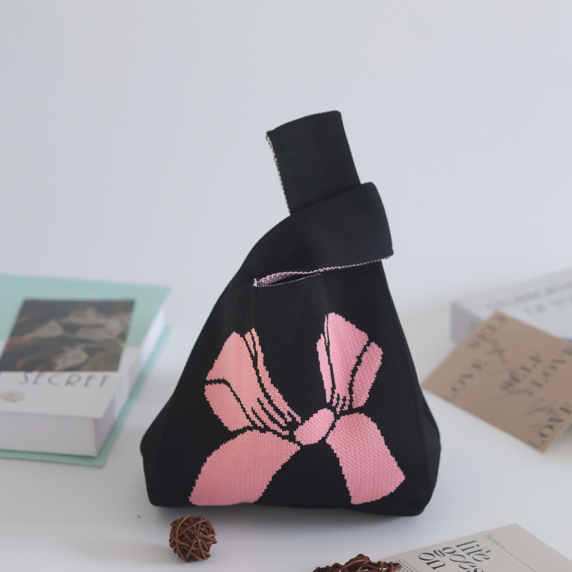 ピンクのリボン - 黒