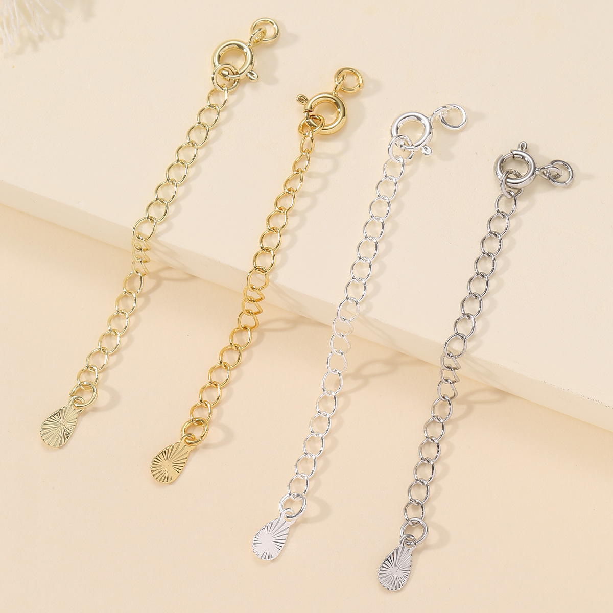 スプリングバックルウォータードロップグリッターテールチェーン