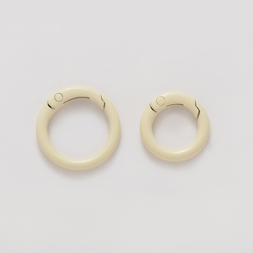 25 #    オフホワイト