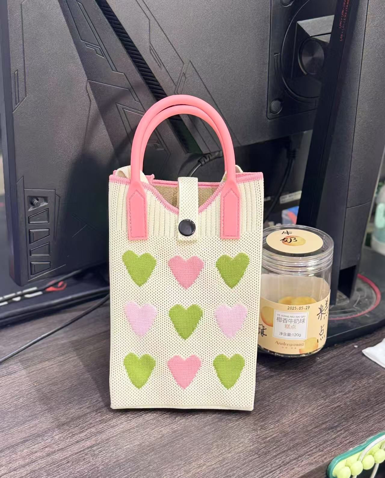 【シリコン+ショルダーストラップ】ピンクとグリーンのラブハート