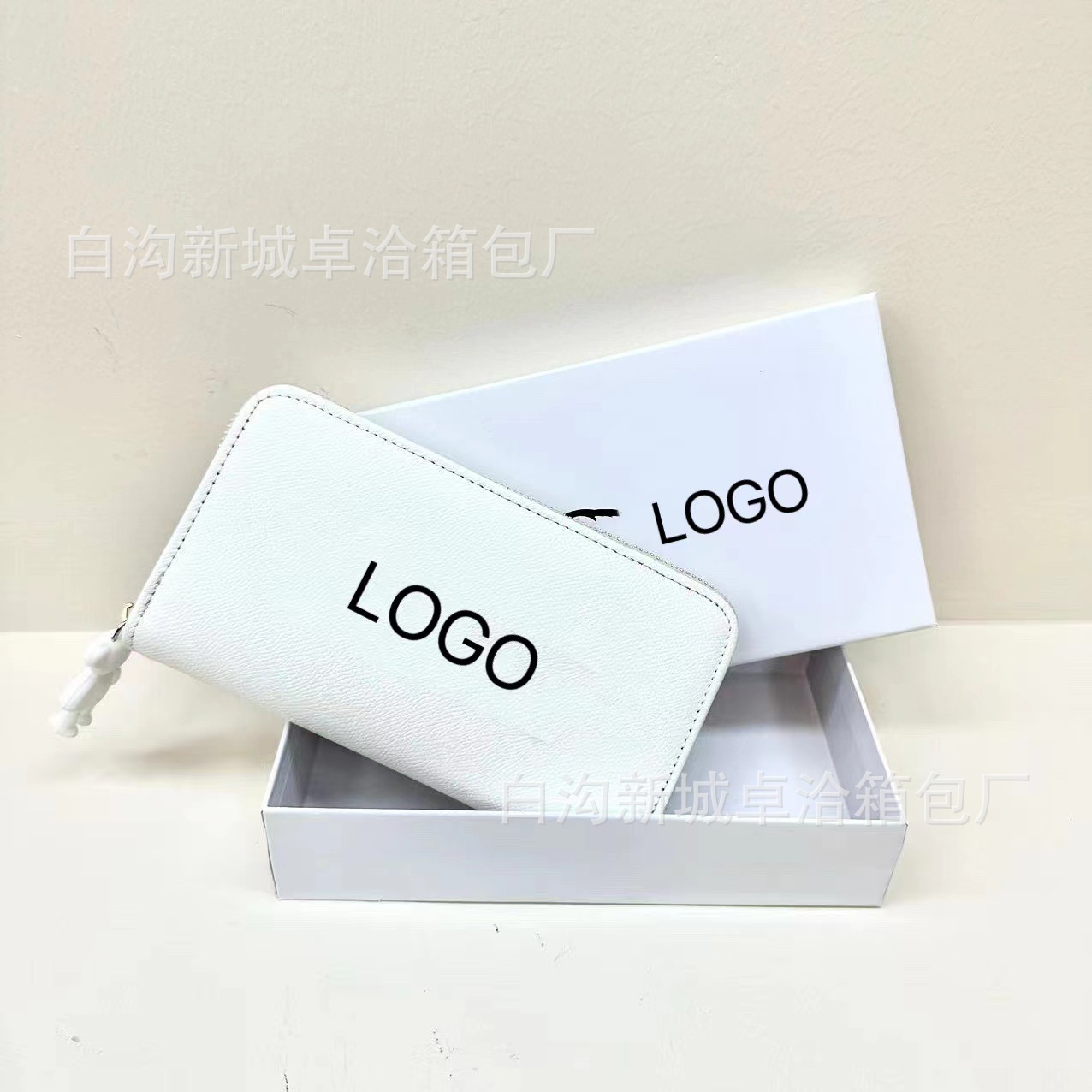 ホワイト(箱+保存袋含む)