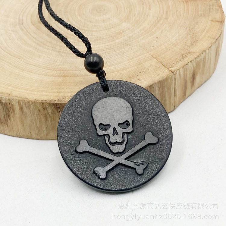 メンズの首のペンダント