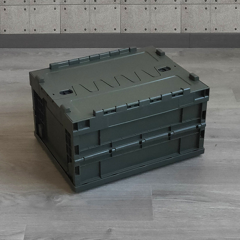 アーミーグリーン