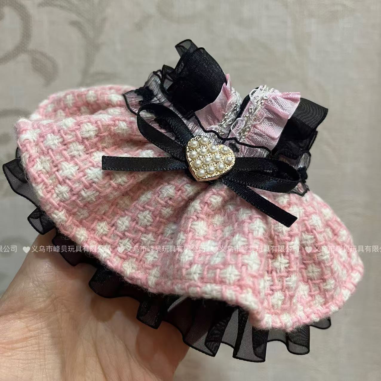 ピンクと白のチェック柄レーススカート