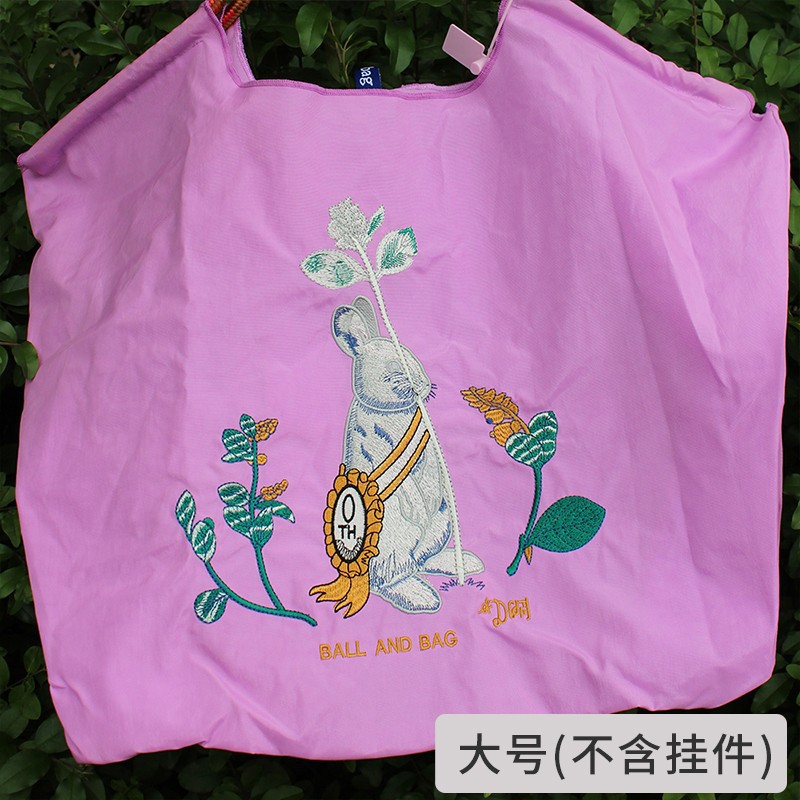 薄い紫色のメダルウサギ