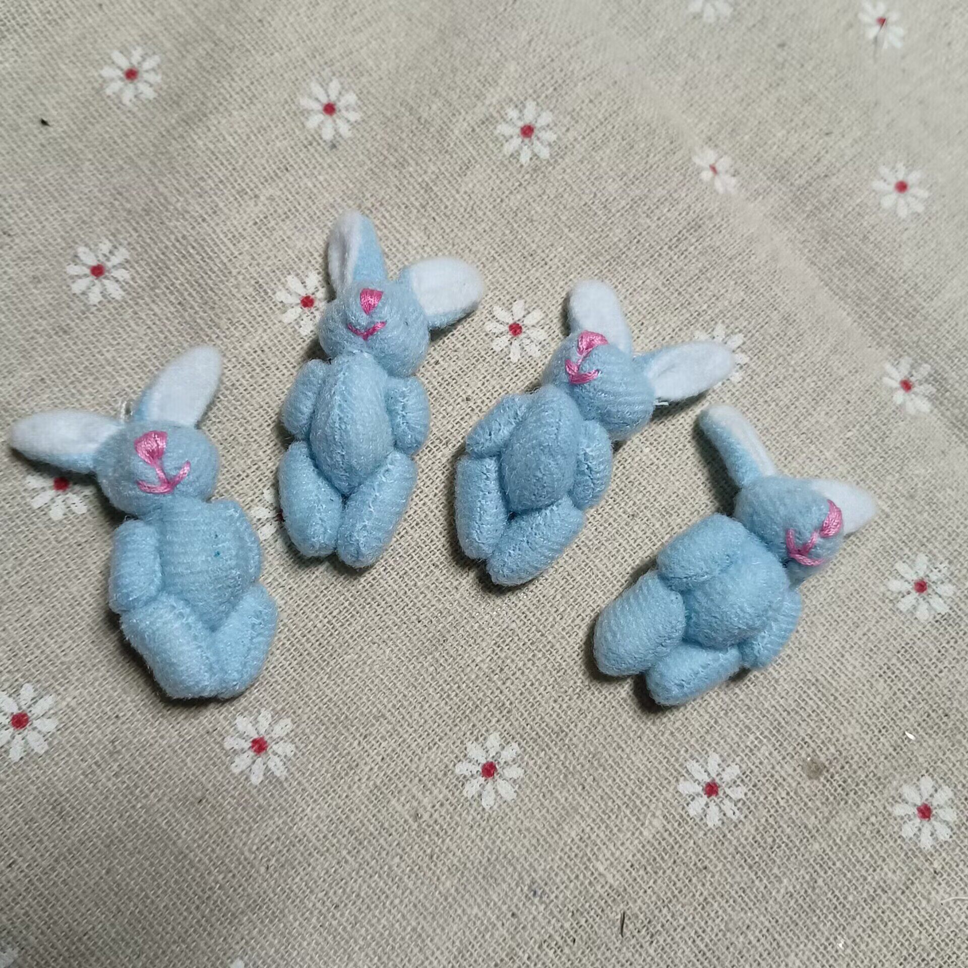 4センチの青いウサギ