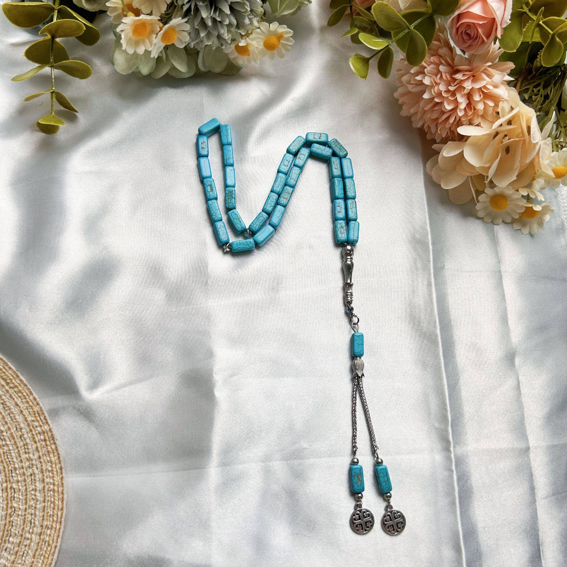 青い四角い松石