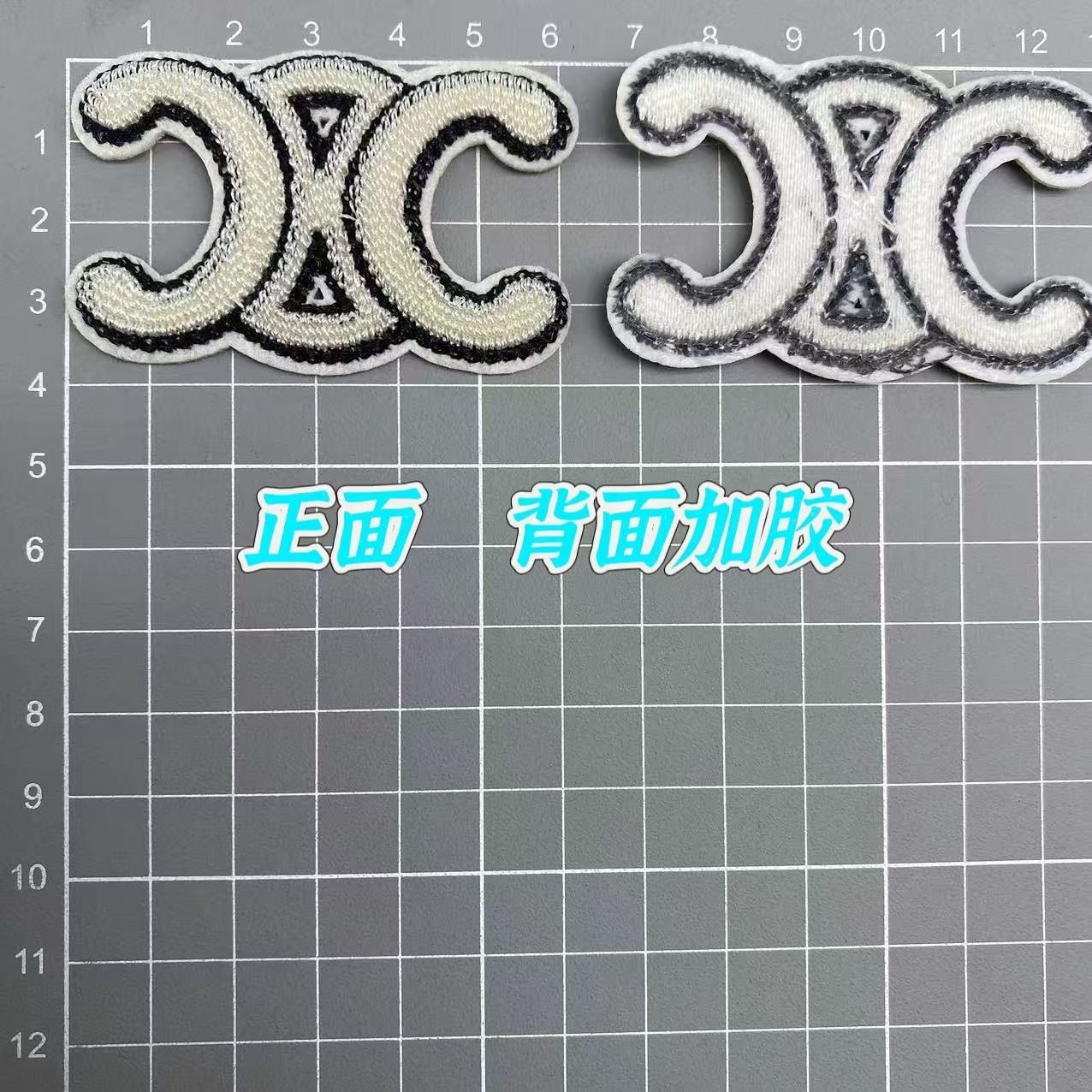 真空刺繍小香黒ボーダーアプリコット色