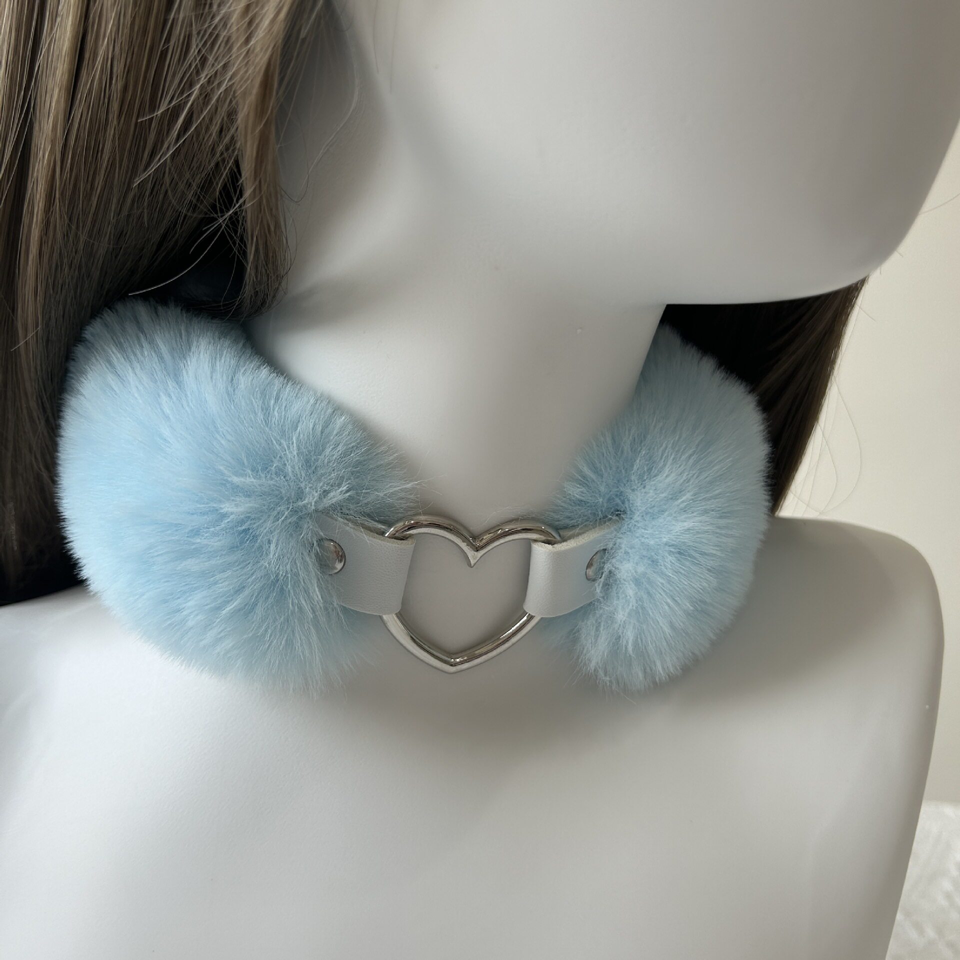 ライトブルー