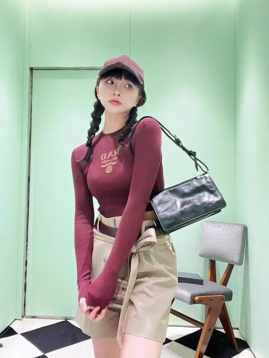 ワインレッド