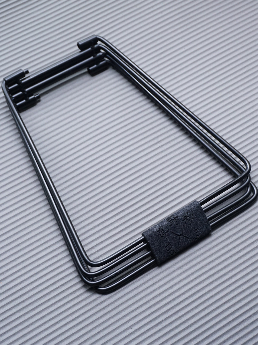 大型シングルブラックスタンド（その他の付属品なし）