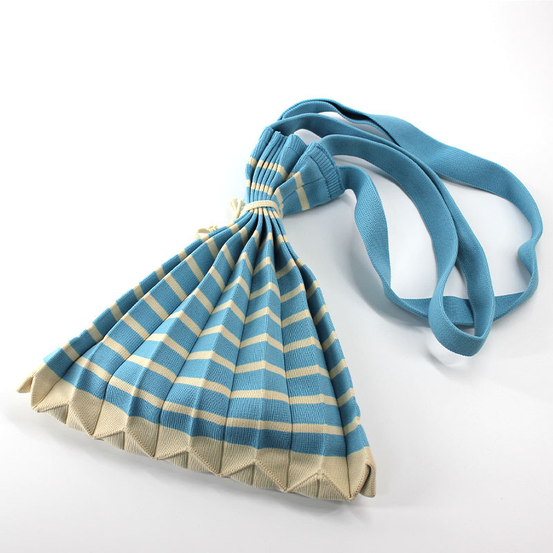 スカイブルーのストライプ