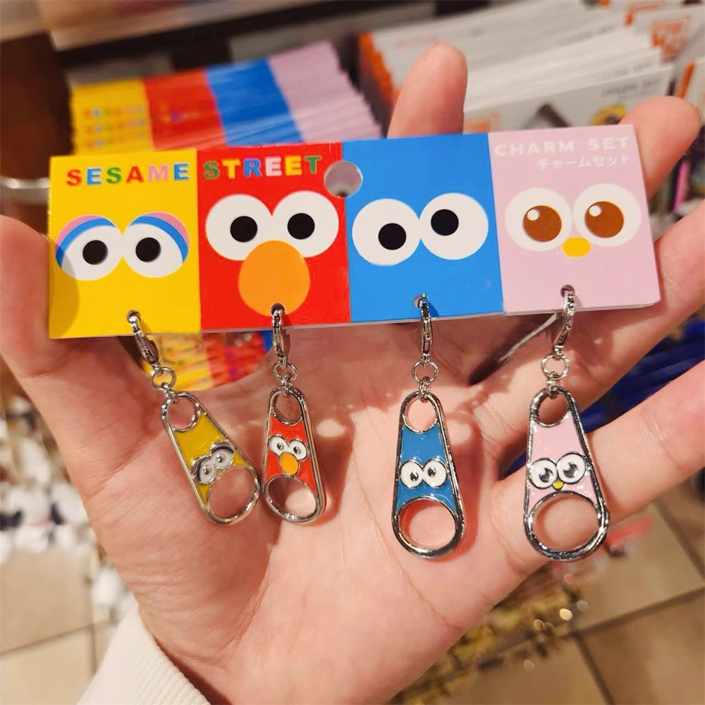 セサミストリート ペンダント4点セット（カラー）入荷しました