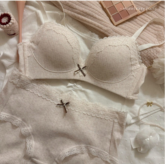 シャンパンスーツ