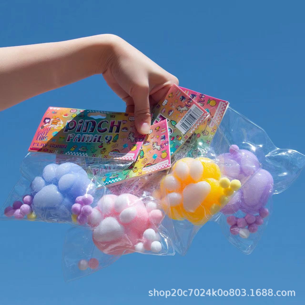 黄色の猫の足のぬいぐるみ [大きくて厚い]