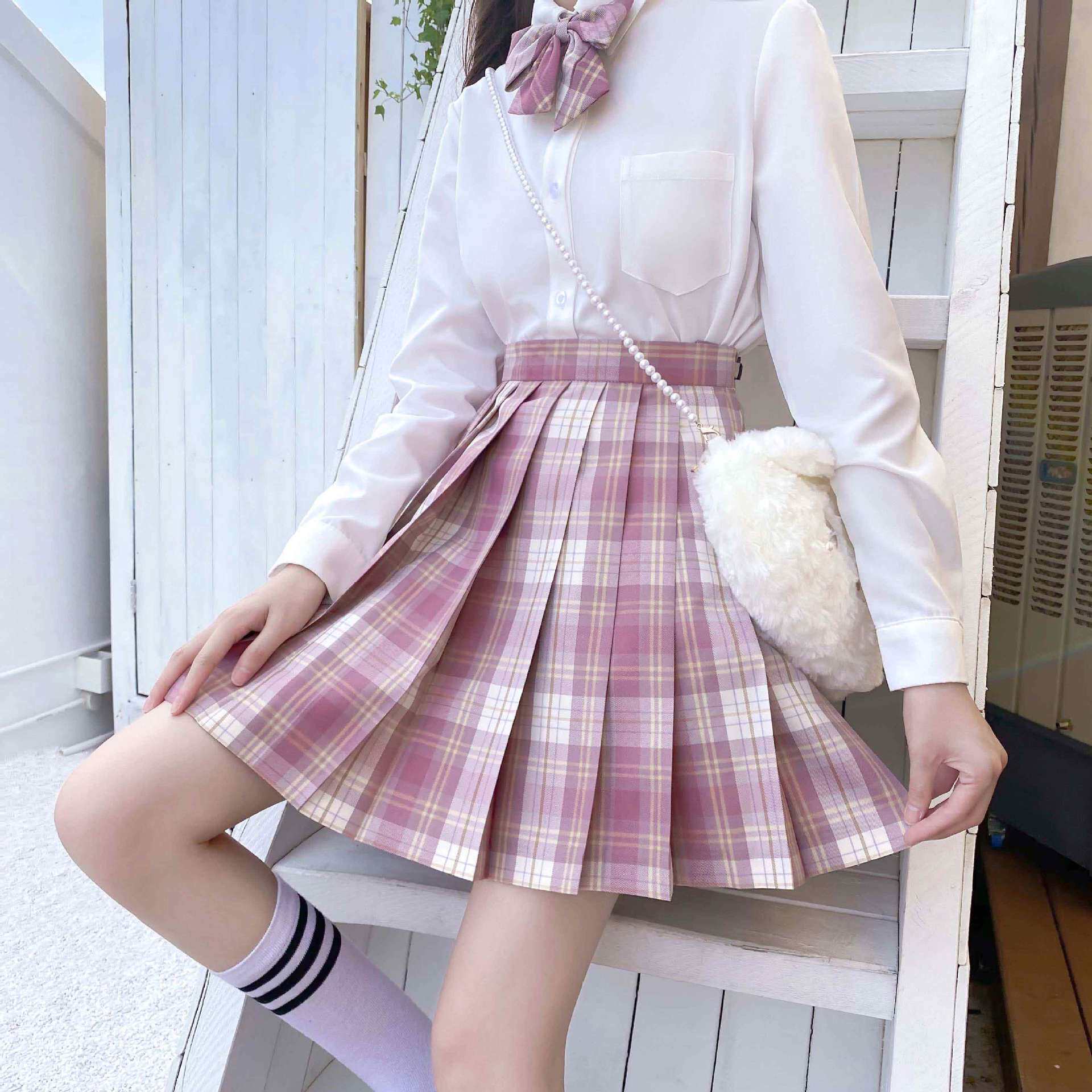 Gq9123チェックスカート + 蝶ネクタイ