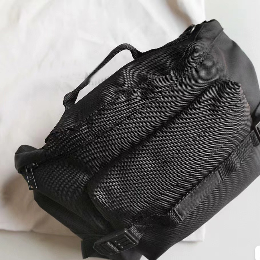 ウエストバッグ 26*21*9 センチメートル