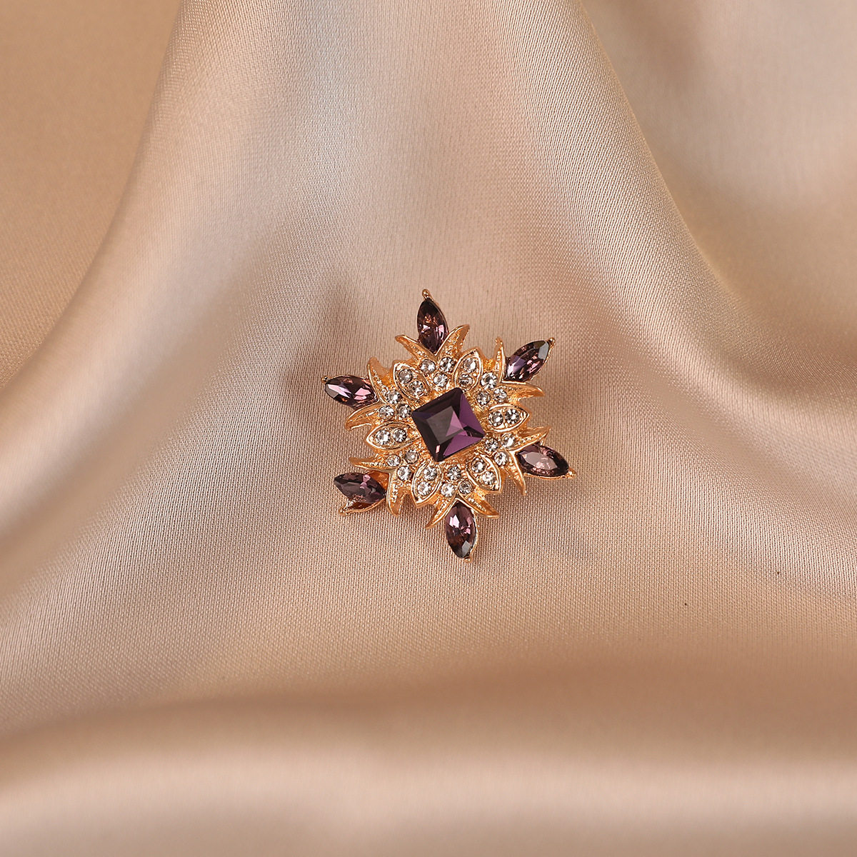 No.589 紫の花びら